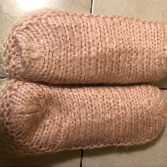 NWT Lemon cozy hand knitted slippers. Sherpa inside - Picture 3 of 3